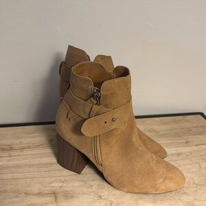 Boots, size 7, barely worn